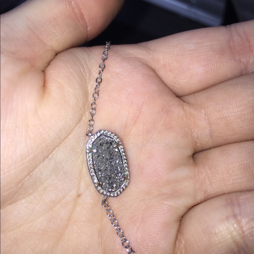 Kendra Scott necklace